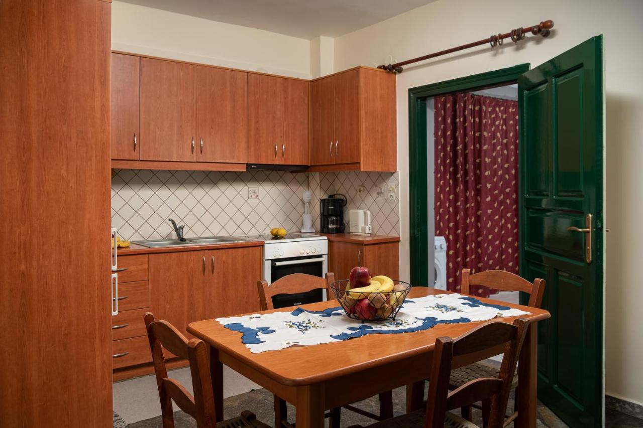 カラマキ Petrakis Afrathias Garden Houseヴィラ エクステリア 写真
