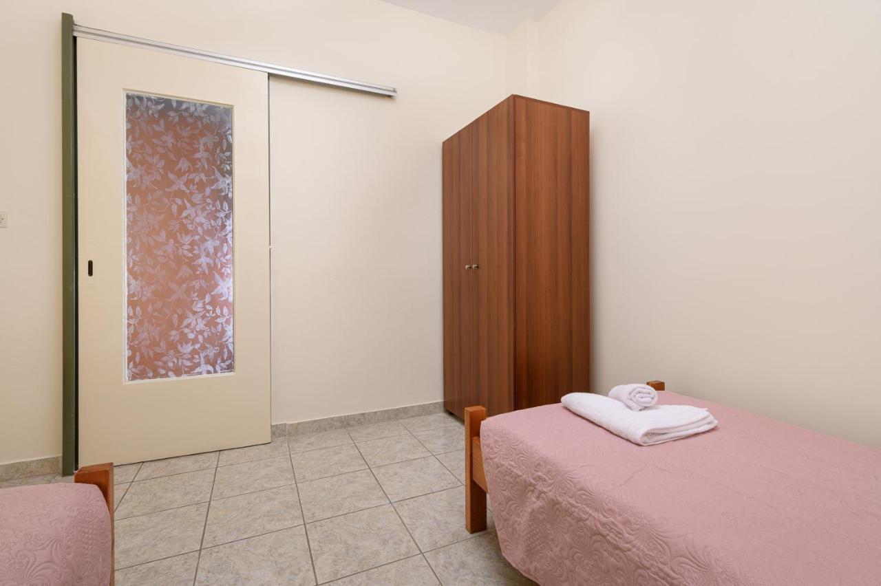カラマキ Petrakis Afrathias Garden Houseヴィラ エクステリア 写真