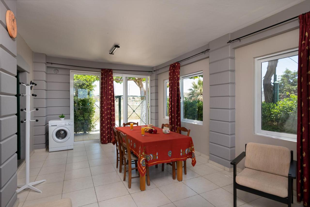カラマキ Petrakis Afrathias Garden Houseヴィラ エクステリア 写真